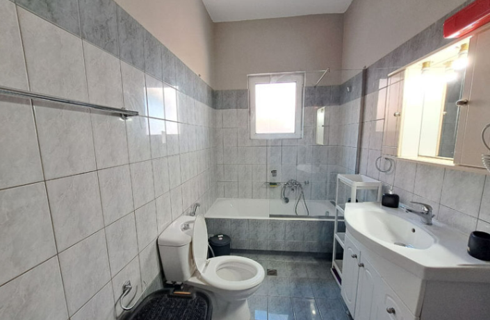 Image No.10-7 Bed Apartment for sale