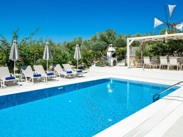 Image No.2-Villa de 6 chambres à vendre à Adele