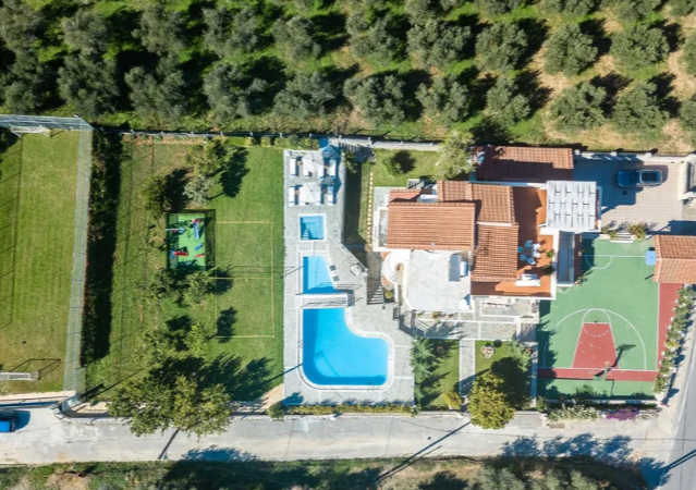 Image No.2-Villa de 5 chambres à vendre à Pigi