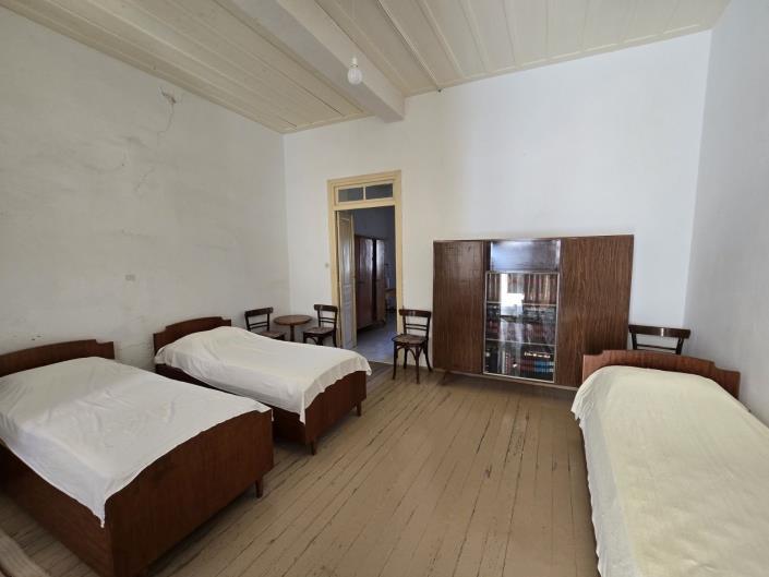 Image No.14-4 Bed House for sale