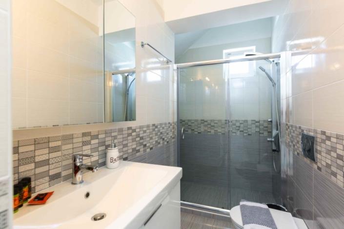 Image No.12-3 Bed Villa for sale