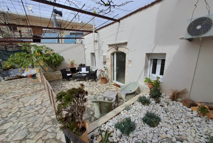 Image No.2-Chalet de 2 chambres à vendre à Plaka