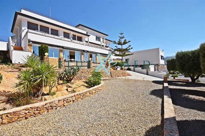 Image No.2-Villa de 5 chambres à vendre à Isla Plana