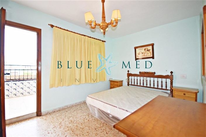 Image No.19-5 Bed Property for sale