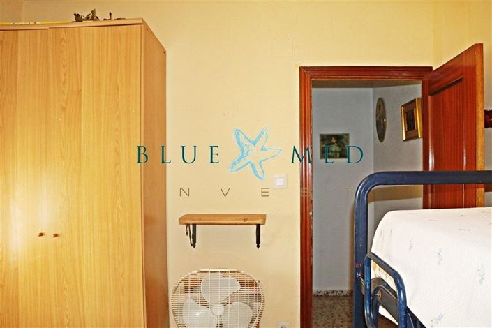 Image No.21-3 Bed Flat for sale