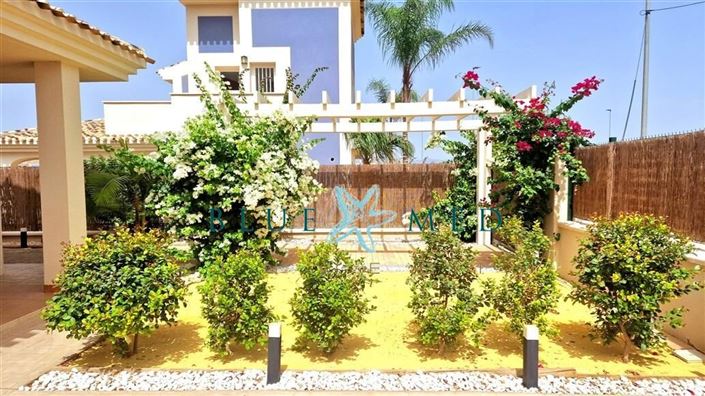 Image No.2-4 Bed Villa for sale