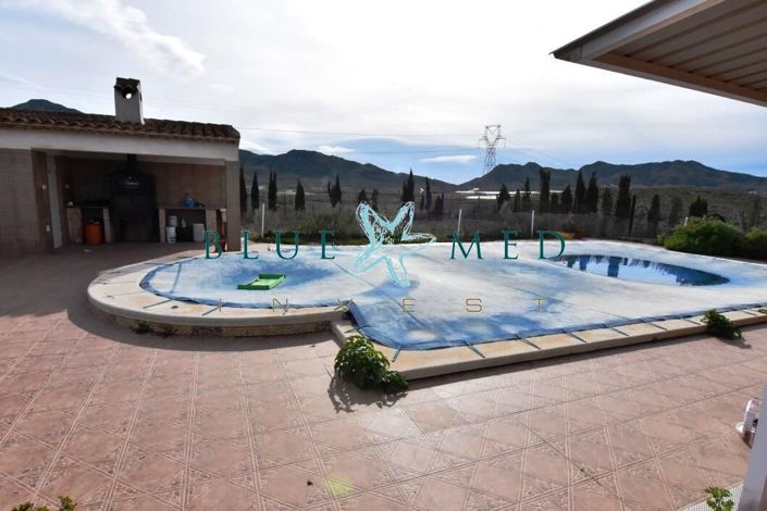 Image No.2-Maison de campagne de 4 chambres à vendre à Leiva