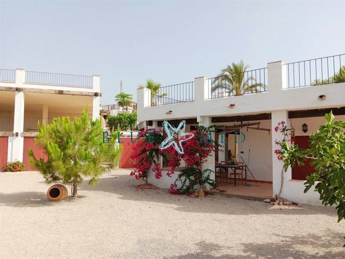 Image No.14-7 Bed Villa for sale