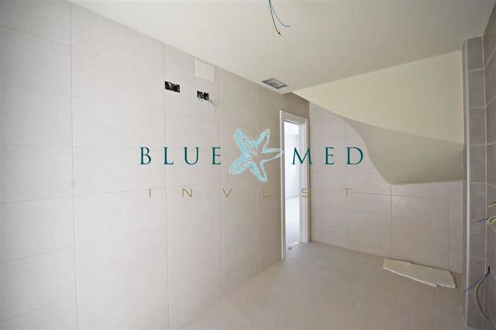 Image No.11-3 Bed Villa for sale