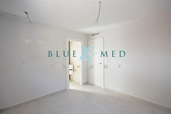 Image No.27-3 Bed Villa for sale