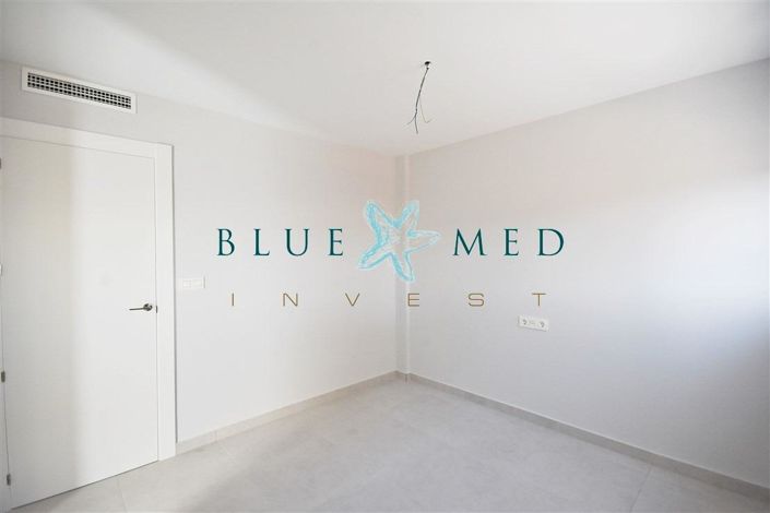 Image No.28-3 Bed Villa for sale