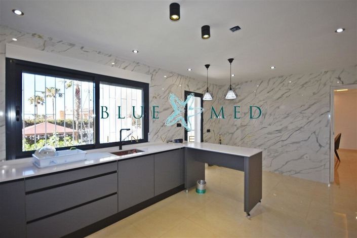 Image No.14-4 Bed Villa for sale