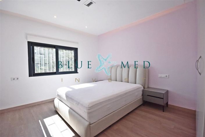 Image No.18-4 Bed Villa for sale