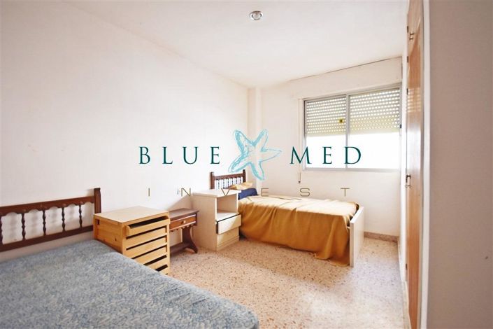 Image No.12-4 Bed Flat for sale