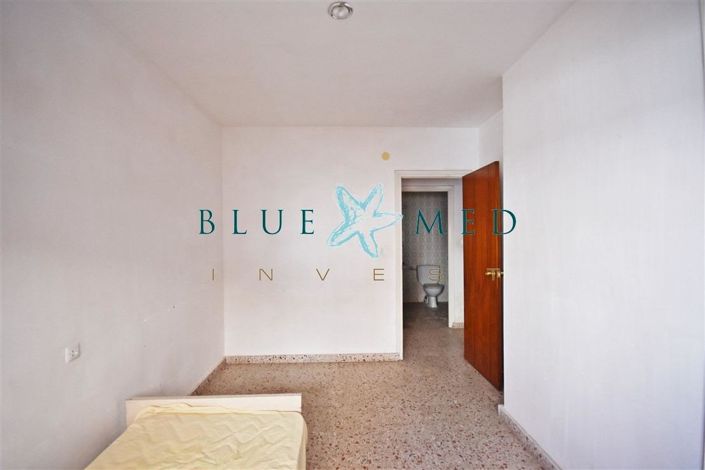 Image No.16-4 Bed Flat for sale