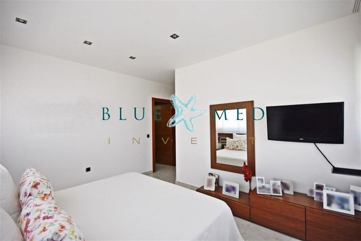 Image No.17-6 Bed Villa for sale