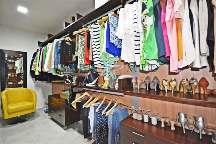 Image No.18-6 Bed Villa for sale