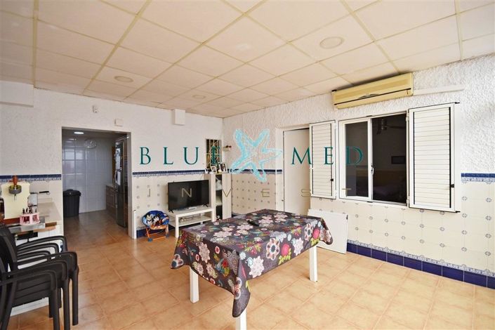 Image No.12-7 Bed Property for sale