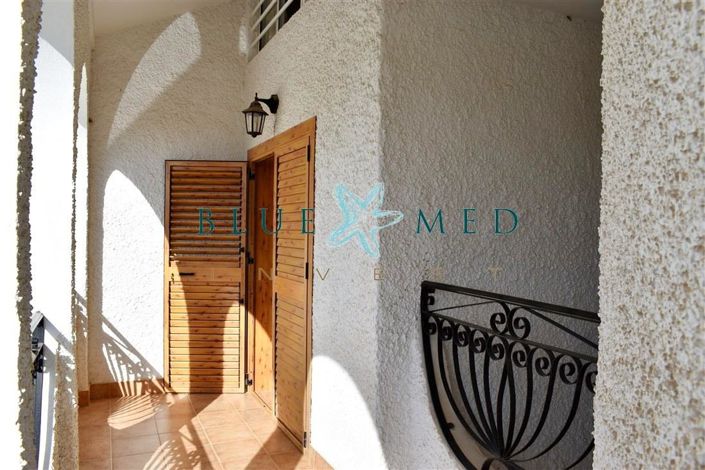 Image No.19-7 Bed Property for sale