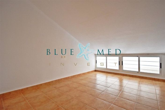 Image No.29-7 Bed Property for sale