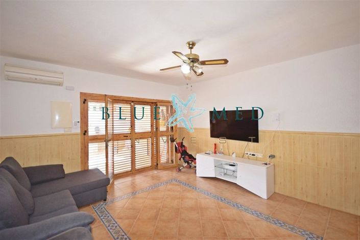 Image No.6-7 Bed Property for sale