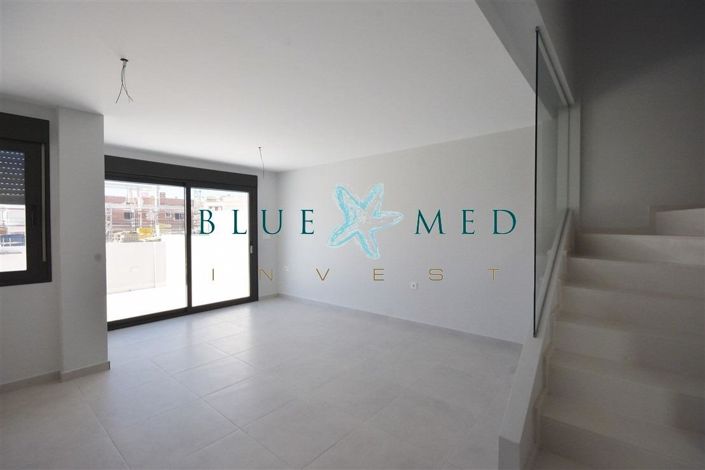 Image No.7-3 Bed Villa for sale