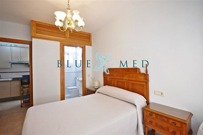 Image No.12-3 Bed Flat for sale