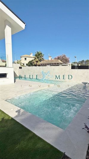 Image No.3-Villa de 4 chambres à vendre à La Manga del Mar Menor