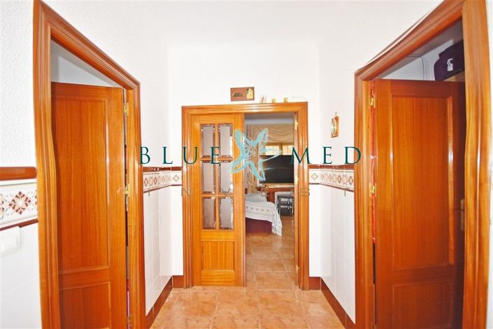 Image No.21-4 Bed Flat for sale