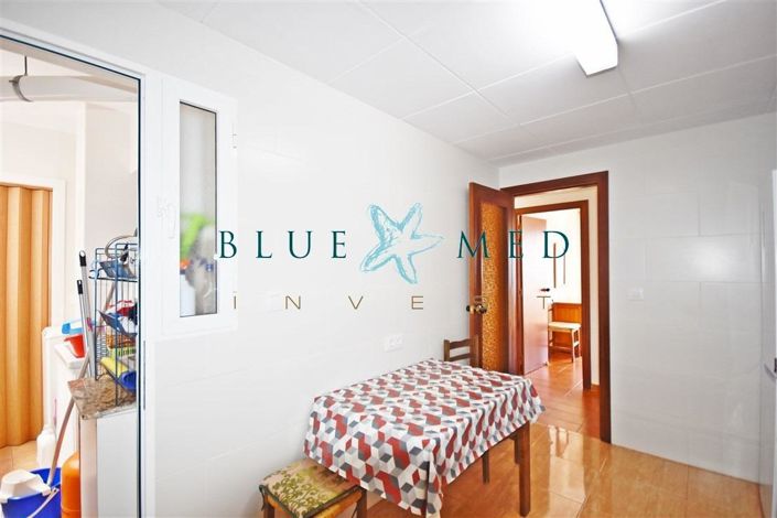 Image No.10-3 Bed Flat for sale