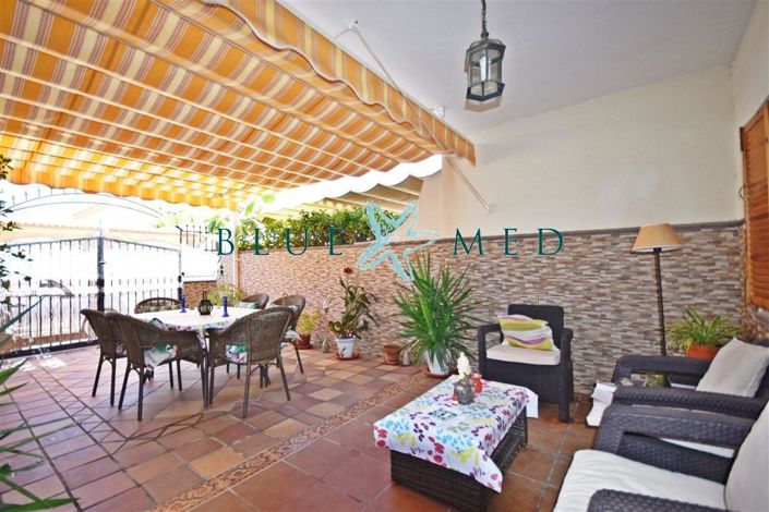 Image No.4-5 Bed Property for sale