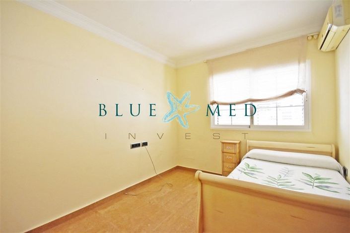 Image No.12-8 Bed Villa for sale