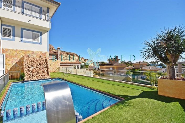 Image No.3-8 Bed Villa for sale