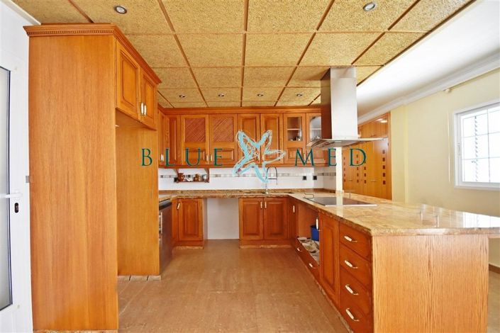 Image No.8-8 Bed Villa for sale