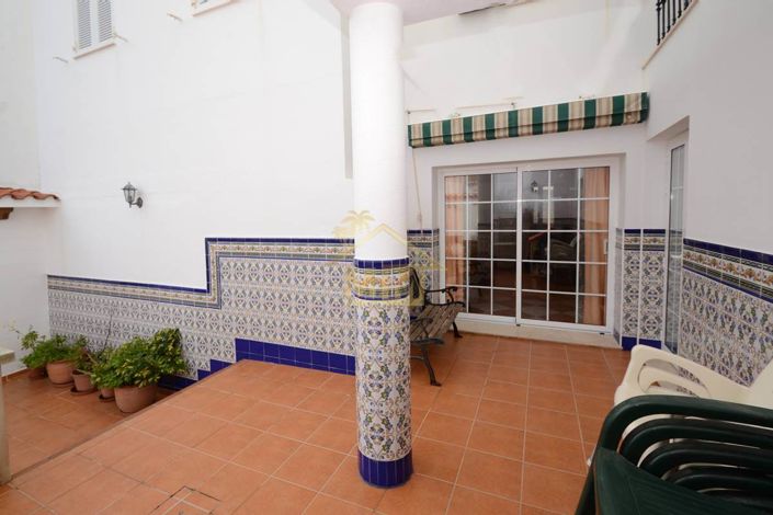 Image No.27-4 Bed Townhouse for sale