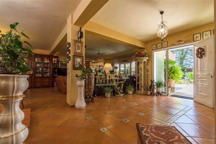 Image No.14-5 Bed Villa for sale