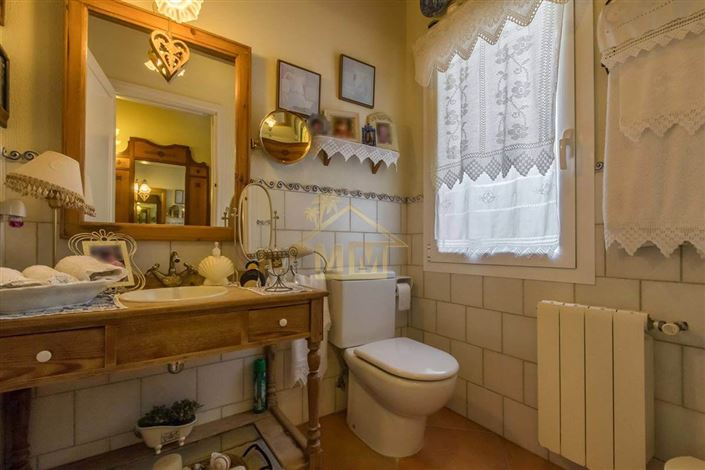 Image No.41-5 Bed Villa for sale