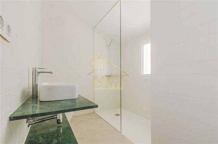 Image No.17-4 Bed Villa for sale