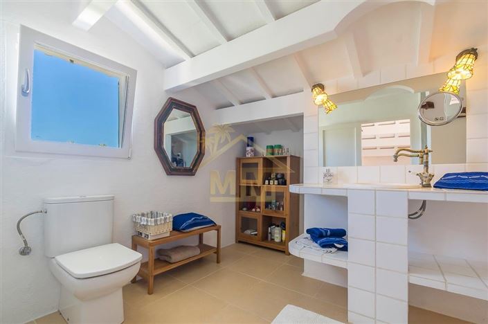 Image No.20-4 Bed Country House for sale