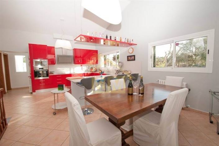 Image No.11-7 Bed Villa for sale