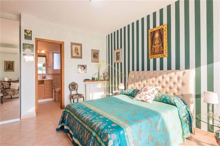 Image No.19-7 Bed Villa for sale