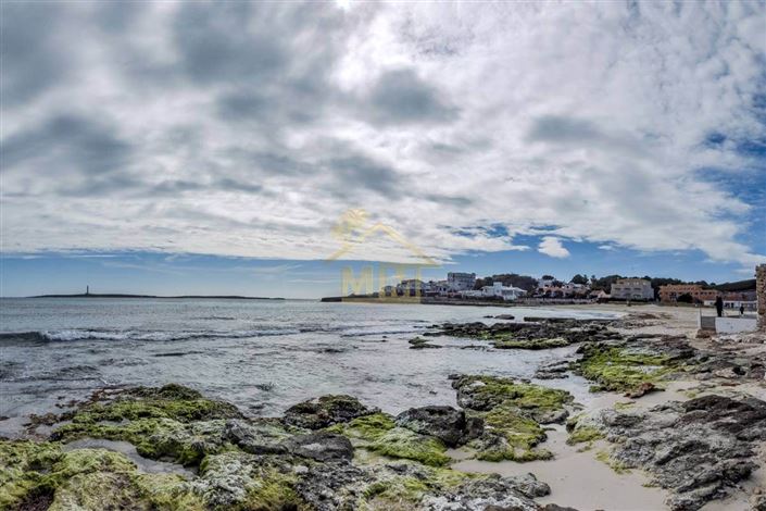 Image No.14-18 Bed Commercial for sale