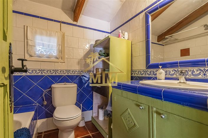 Image No.22-5 Bed Country House for sale