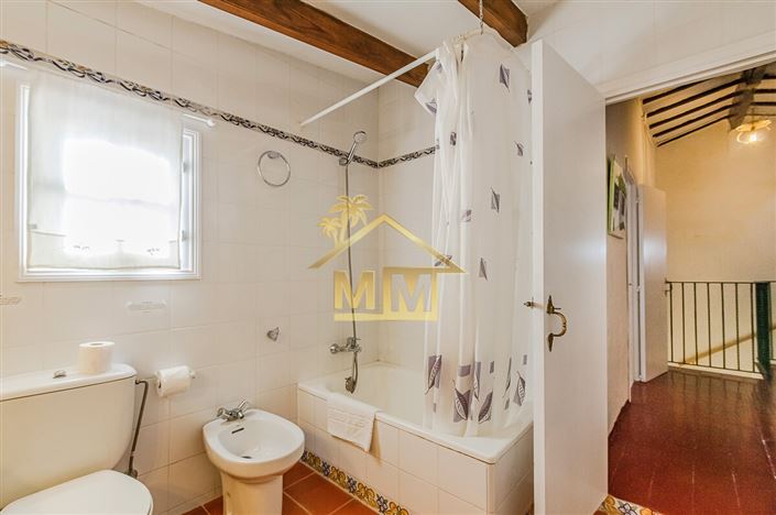 Image No.29-5 Bed Country House for sale