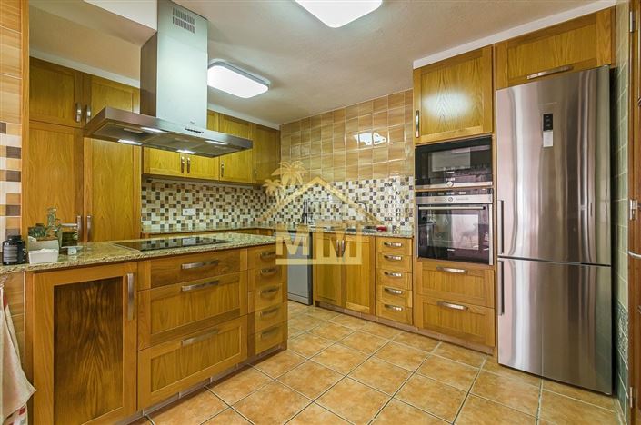 Image No.17-3 Bed House for sale