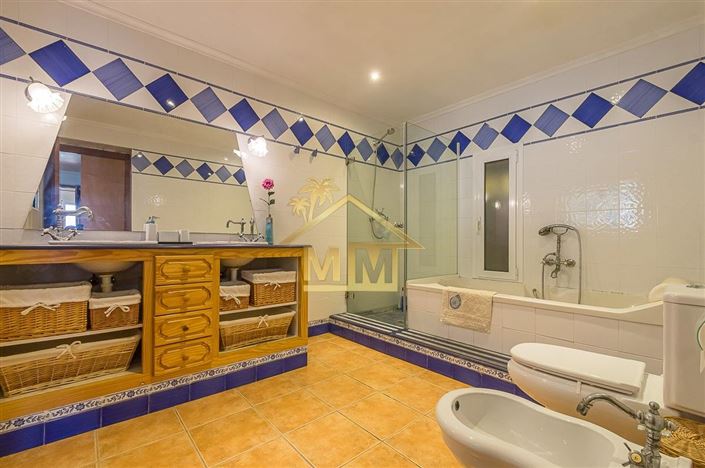 Image No.24-3 Bed House for sale