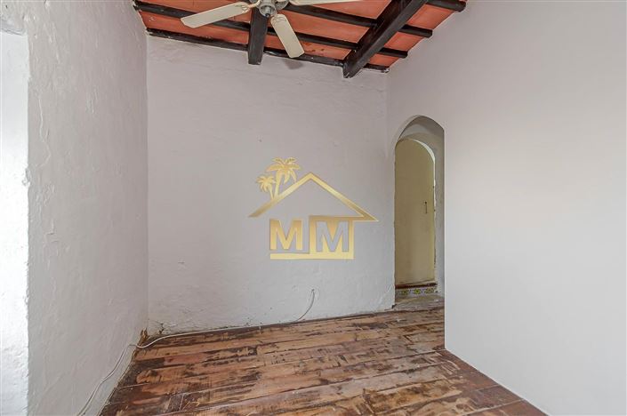 Image No.24-5 Bed Commercial for sale