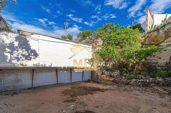 Image No.28-5 Bed Commercial for sale