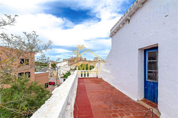 Image No.30-5 Bed Commercial for sale