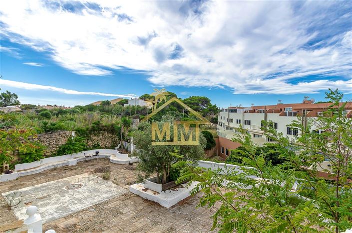 Image No.32-5 Bed Commercial for sale